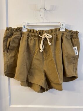 Old Navy Women’s Khaki Paperbag Waist Twill Shorts